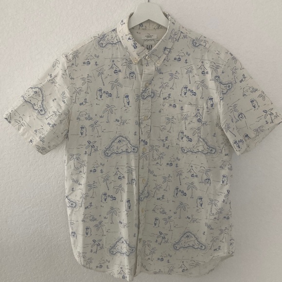 GAP Other - GAP Brand (not outlet) Medium Short Sleeved Button Down Shirt Island Palm
